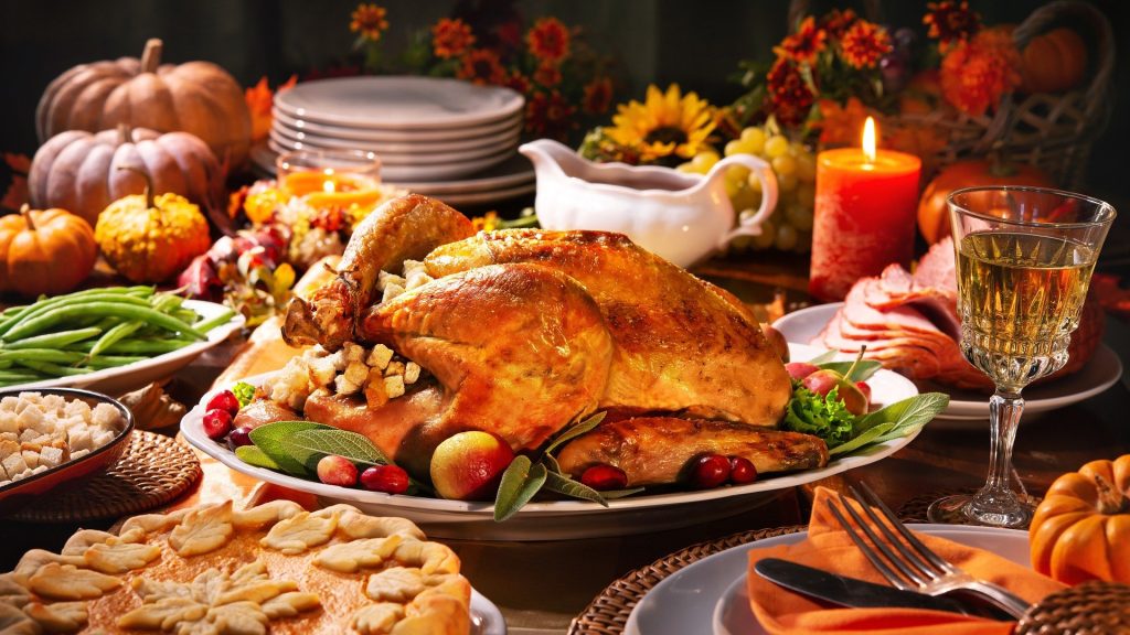 thanksgiving dinner 7600226 1920